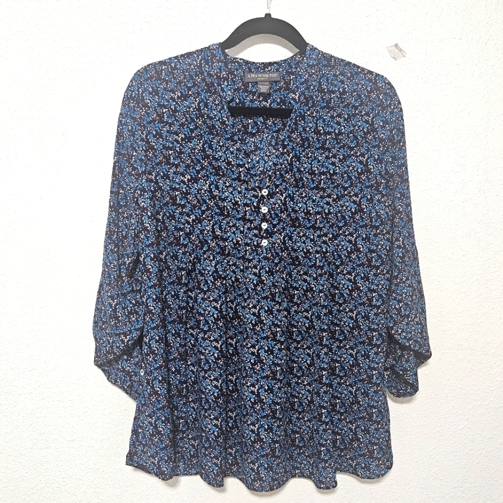 A Pea in the Pod dainty floral pleated top size sp
